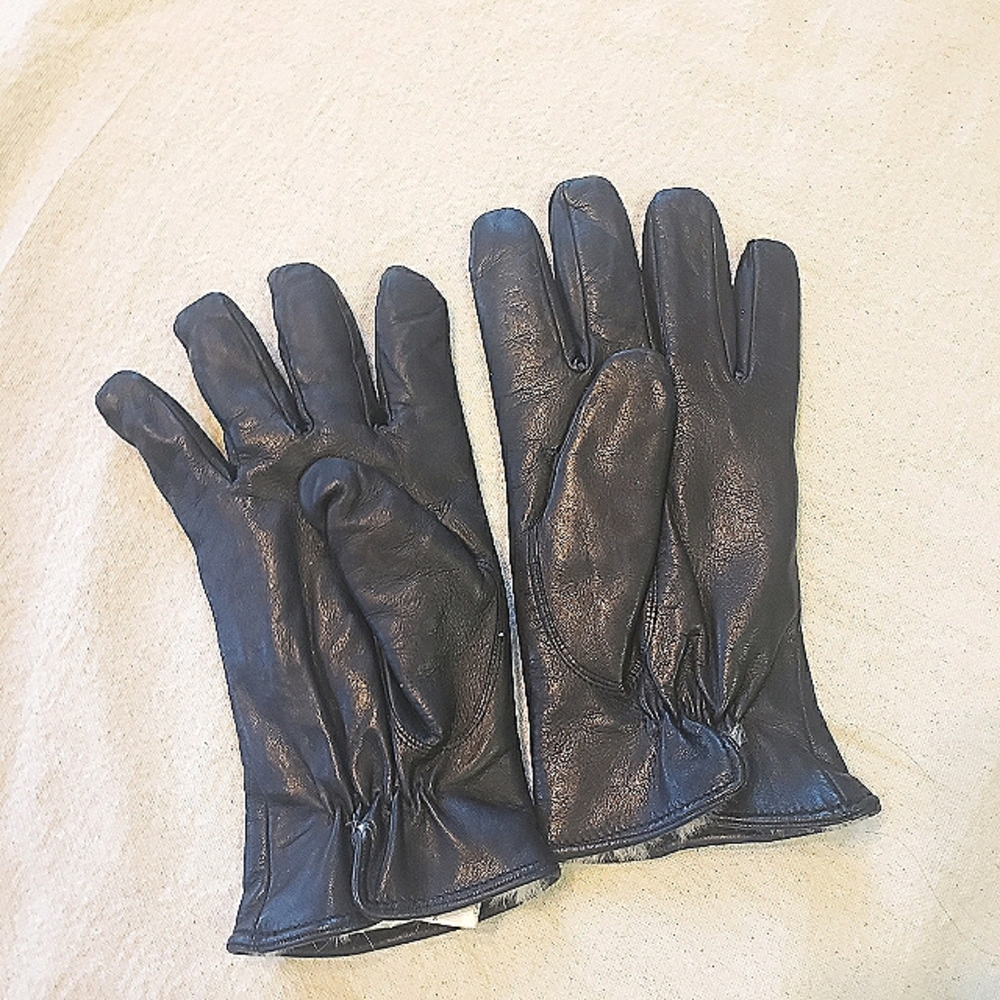 Beautiful Italian leather gloves with genuine rabbit fur lining